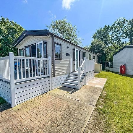 Beautiful Caravan With Decking At Carlton Meres Holiday Park, Suffolk Ref 60022M 萨克斯曼德姆 外观 照片