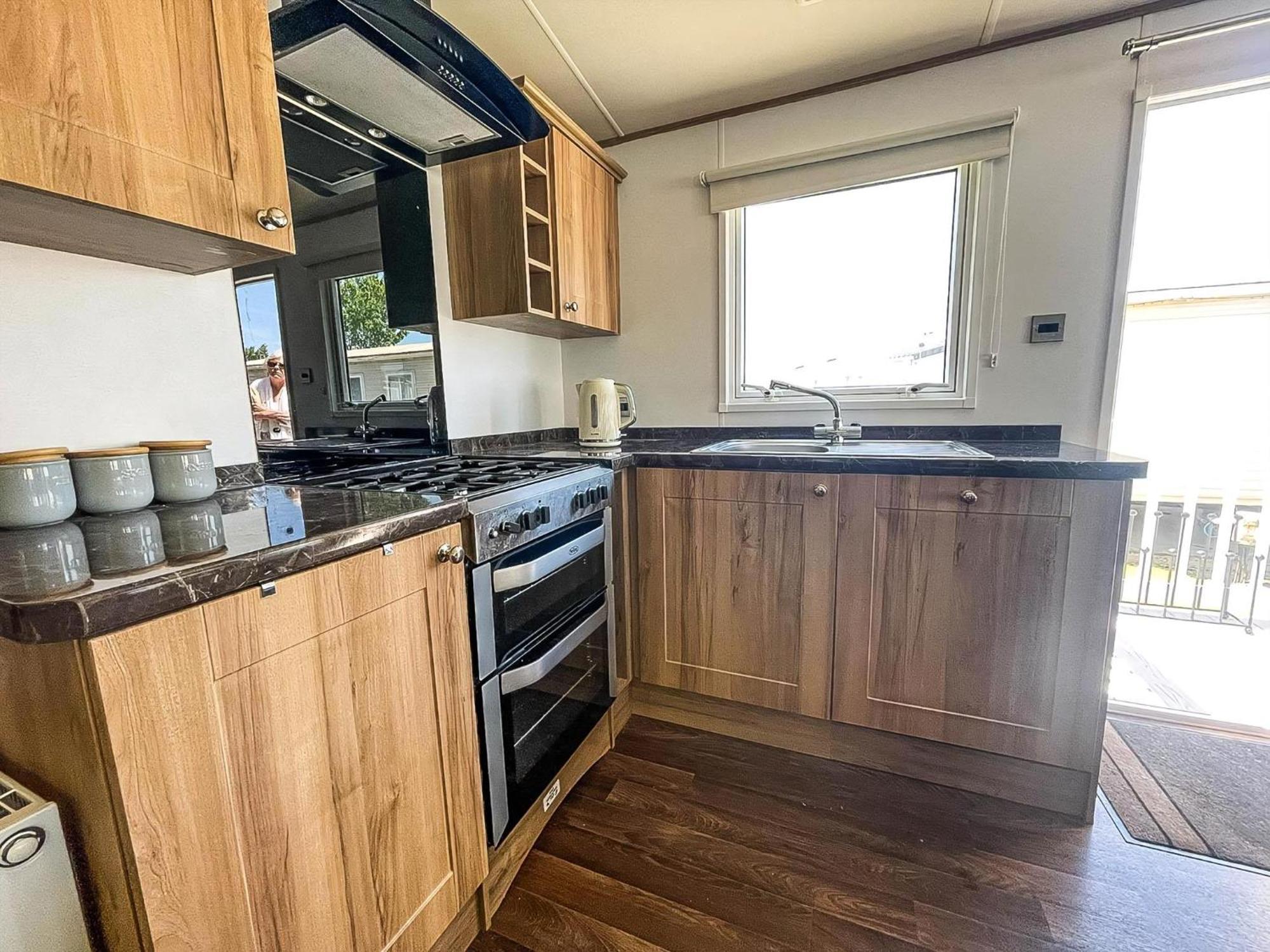 Beautiful Caravan With Decking At Carlton Meres Holiday Park, Suffolk Ref 60022M 萨克斯曼德姆 外观 照片