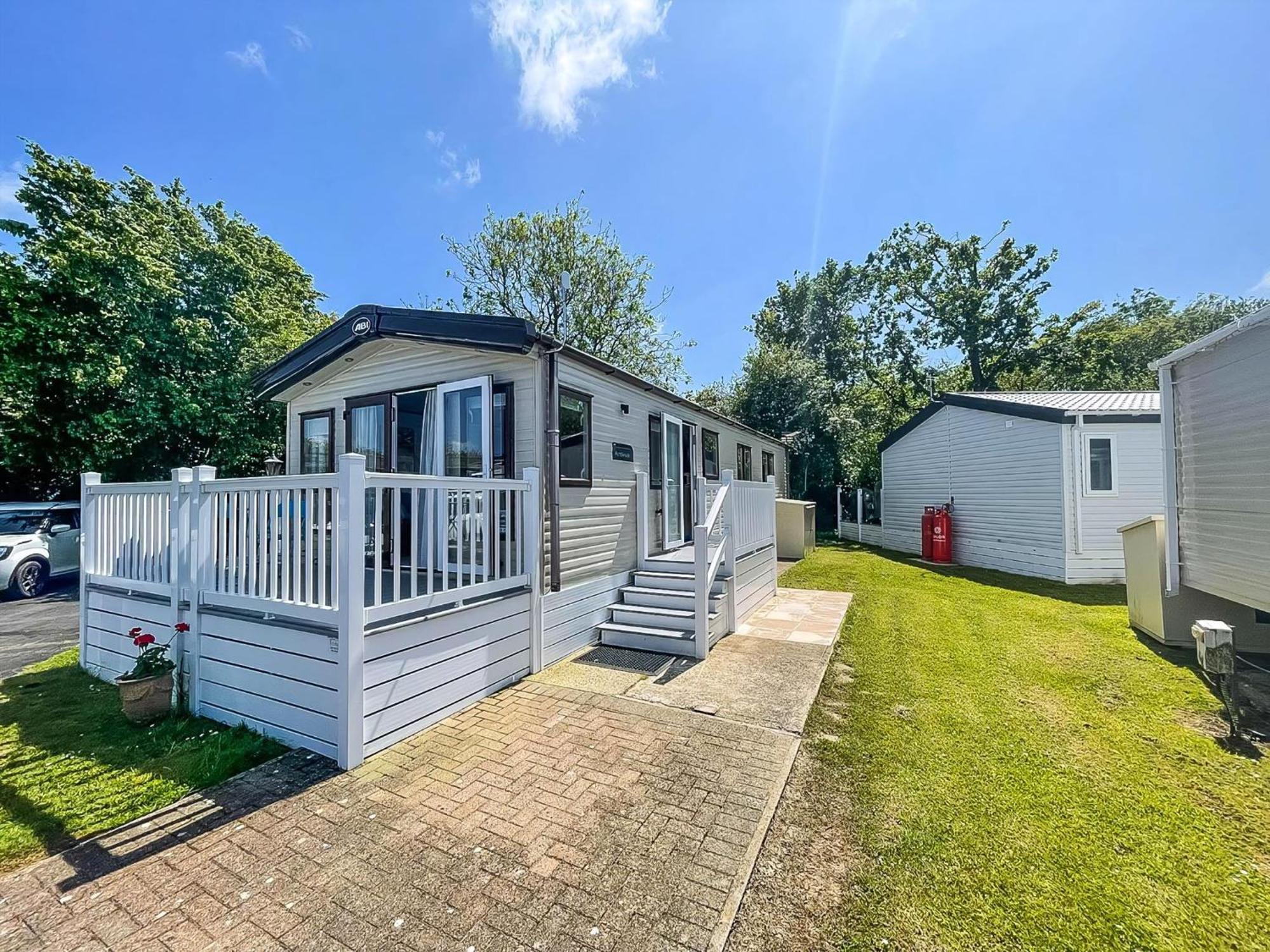 Beautiful Caravan With Decking At Carlton Meres Holiday Park, Suffolk Ref 60022M 萨克斯曼德姆 外观 照片